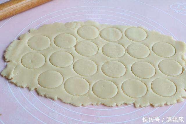 小猪曲奇饼干做法,春节待客小零食,做法简单成本不到5块钱