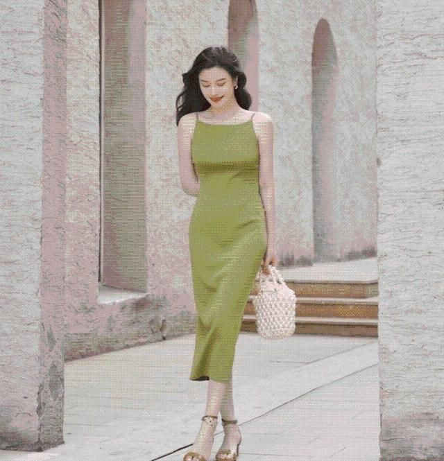 运动鞋|穿裙子都不配运动鞋，今夏流行这样穿