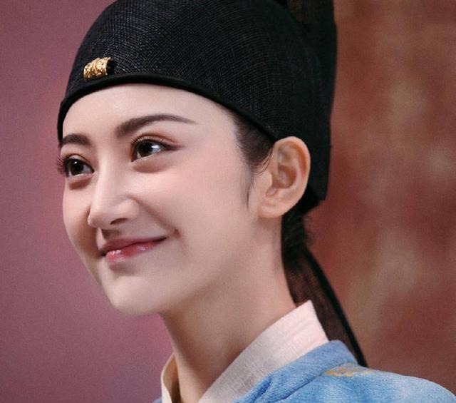 谢宴@上联墙边柳 枕边妻 无叶不青 无夜不亲!8岁小孩对下联,经典!