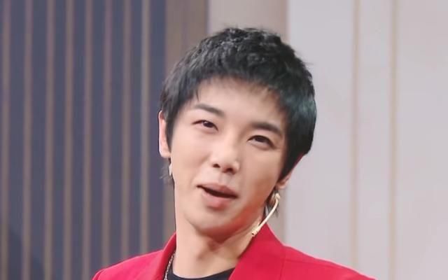 《王牌6》放出新剧照，意外暴露华晨宇假吃，难怪能取得游戏胜利