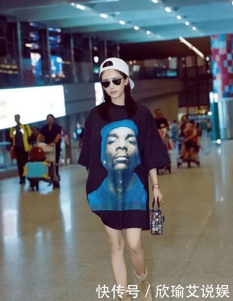 穿搭|赵丽颖的漫画腿又细又直，玩“下装失踪”挺占便宜，看着就有美感