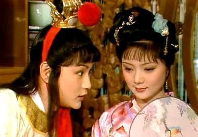 薛宝钗@薛宝钗出门忘吃冷香丸,丢人丢到贾母面前,王熙凤讽刺她不留情面