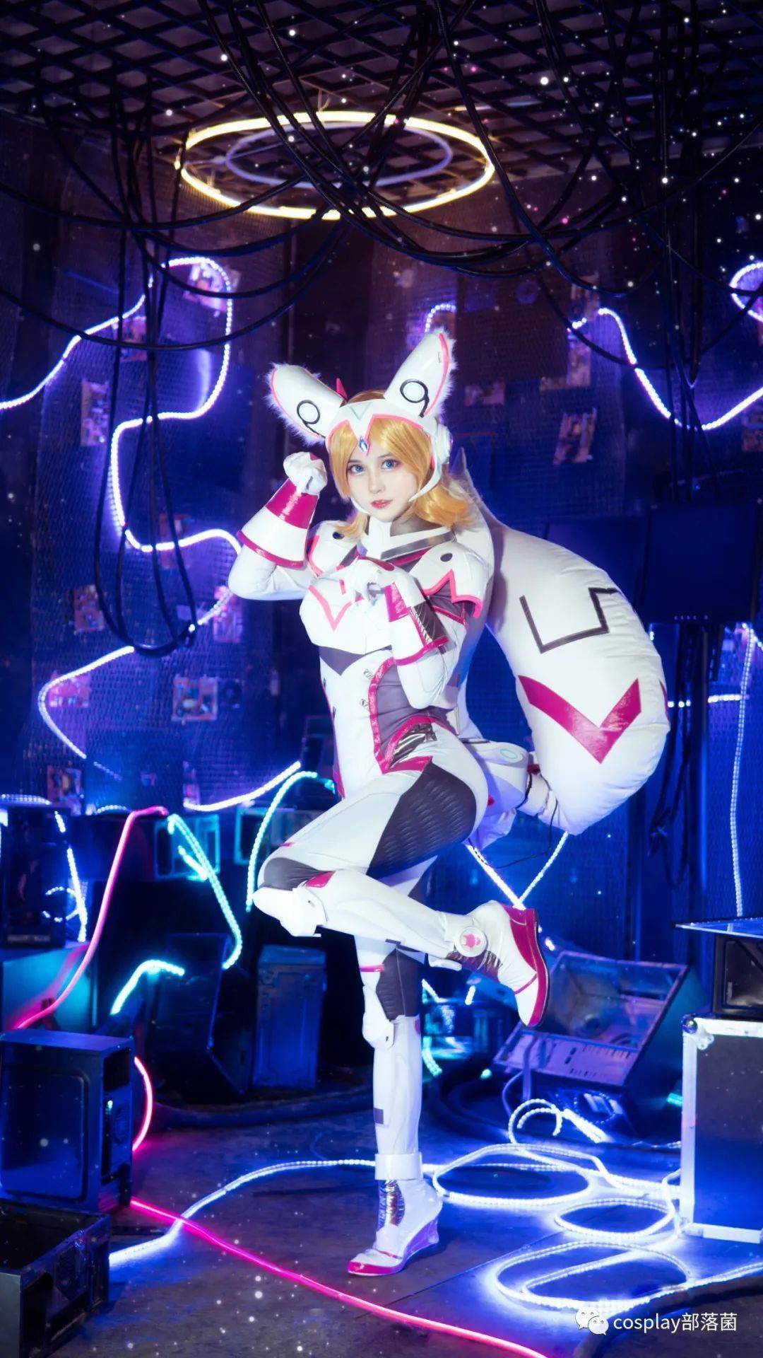 洛城雪|cos:王者荣耀AI助手妲己cos正片@洛城雪