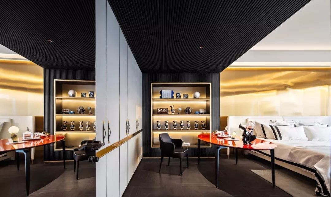 利用率|还在买衣柜现在流行“挖墙”装衣橱!