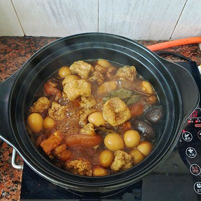 卤味猪蹄鹌鹑蛋