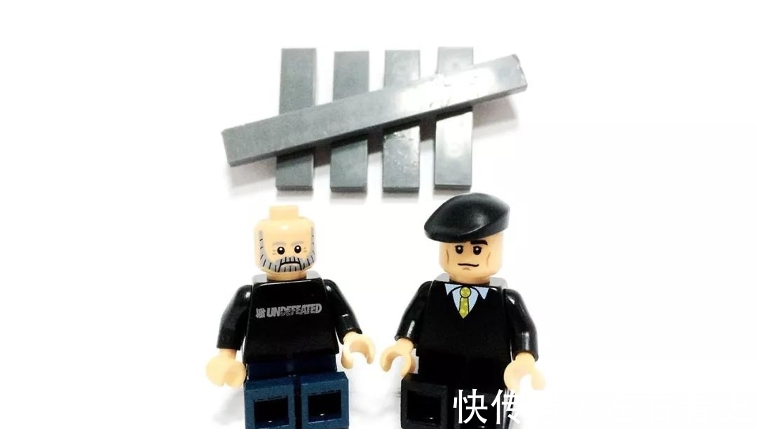 成人 能玩的转AJ、supreme和各大潮牌的乐高，绝对是最牛的成人玩具！