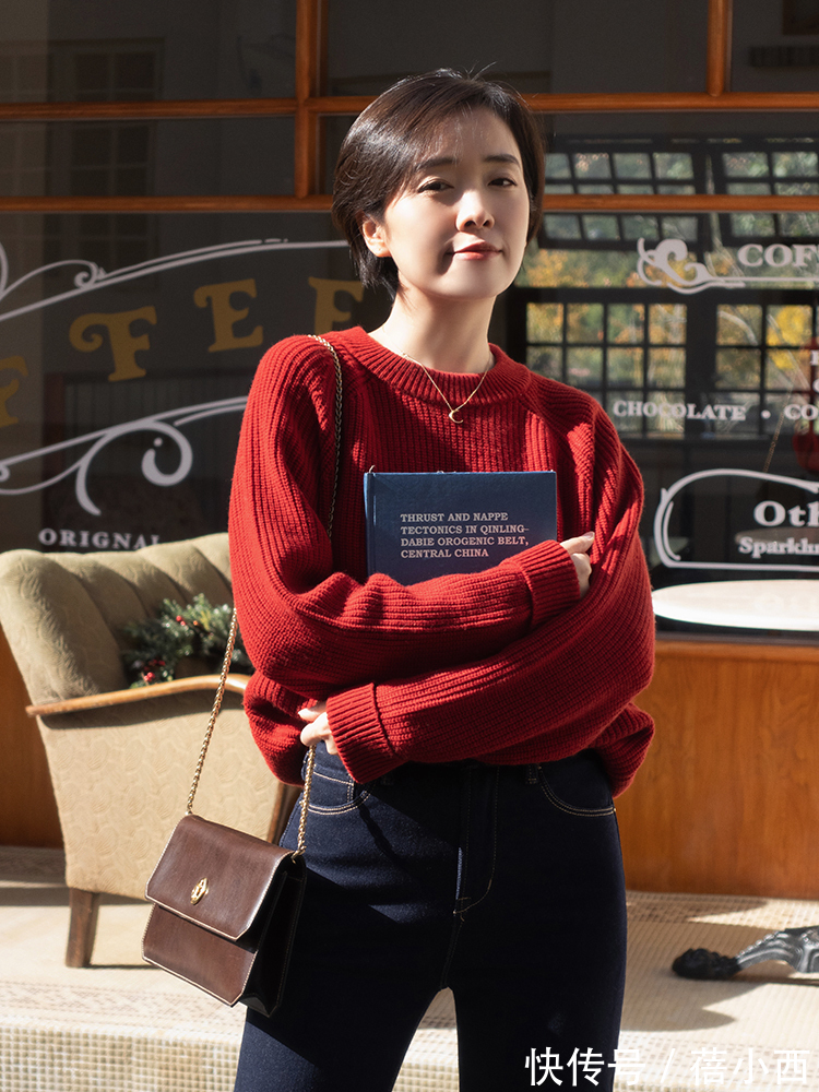 矮领 冬季少穿“紧身衣”,这3种毛衣更实用,优雅温柔还自带气质美