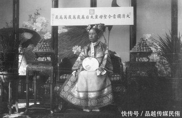 谋求|大清亡国后,此人竟一直谋求复国,甚至认为:现在除了皇帝我最大