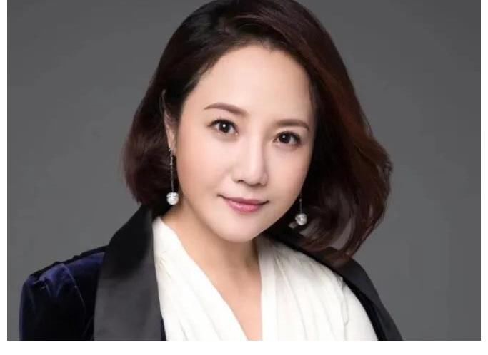 粵語|昔日《630新聞》主持人現(xiàn)狀，陳少輝和江雪鴻幕后，徐潔不老女神