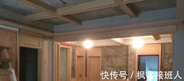天花板|老公花390元一天请的木工,做的柜子实在漂亮,邻居看了都羡慕!