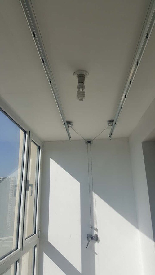 阳台上|原来晾衣架要这么装才好,看了以后才知道自己家做错了