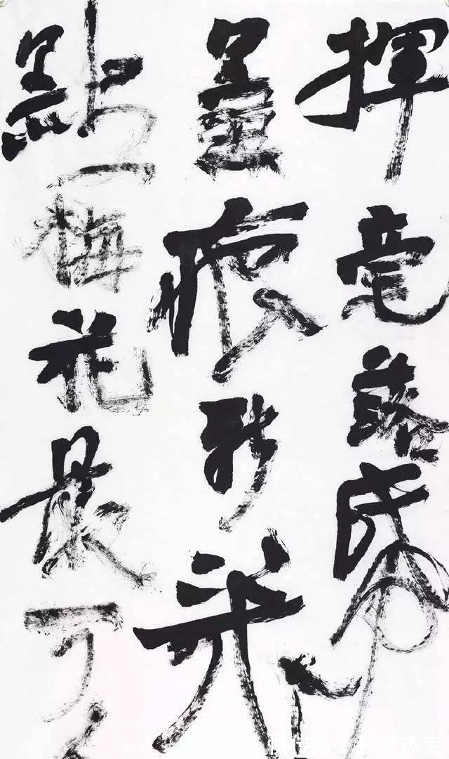 微微一笑$曾翔指责中书协主席不会握笔,孙晓云只微微一笑,高下立判