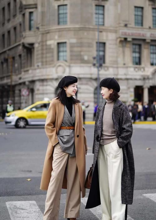  母女|别再说大地色难穿！瞧三木“神仙母女”的大衣穿搭，每套都是经典