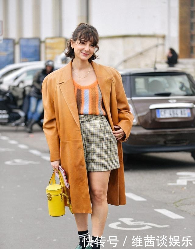 今年冬天流行羊腿袖大衣，时髦复古还凸显气场，小个子女生也能穿