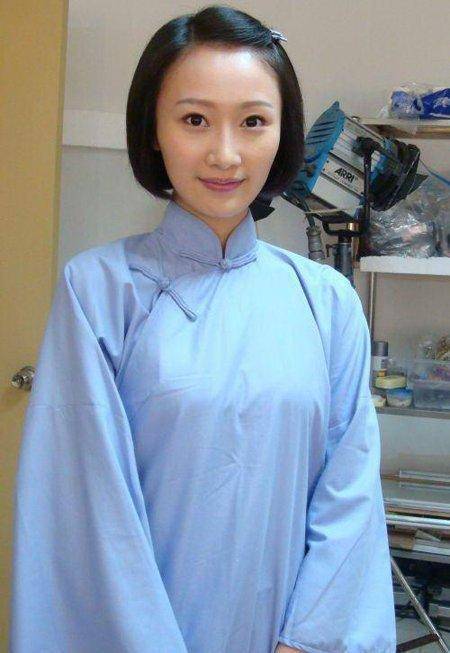 她是《一起来看流星雨》中的慕容云朵,最