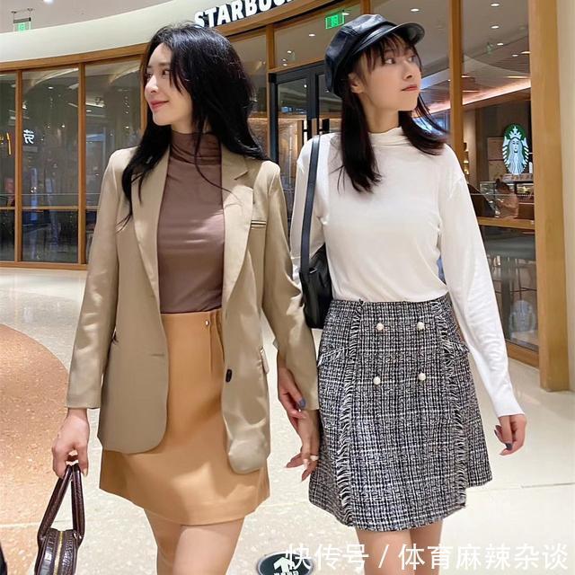 突然火了一种小衫,叫“堆堆领打底衫”,聚会脱下外套,也不尴尬