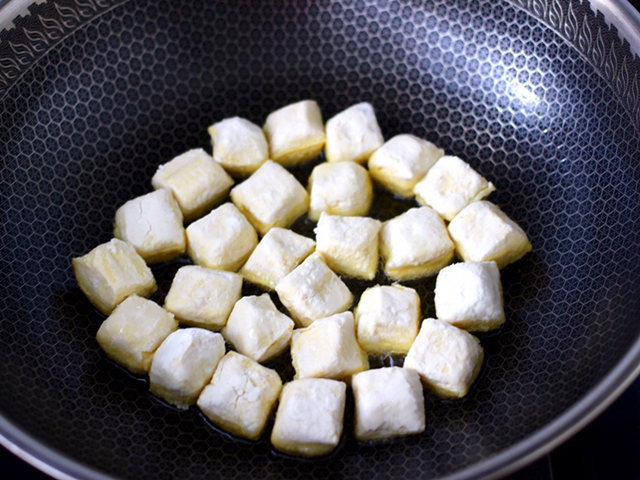 不新鲜|喜欢吃豆腐,一定要试试这种做法,鲜嫩多汁,比吃红烧肉还过瘾