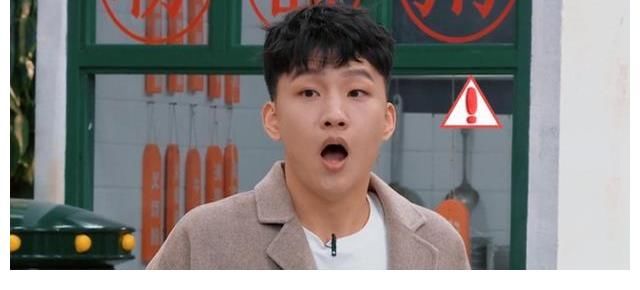 秦霄贤、刘筱亭合唱《叫小番》,看到二哥的表现,真是为难他了