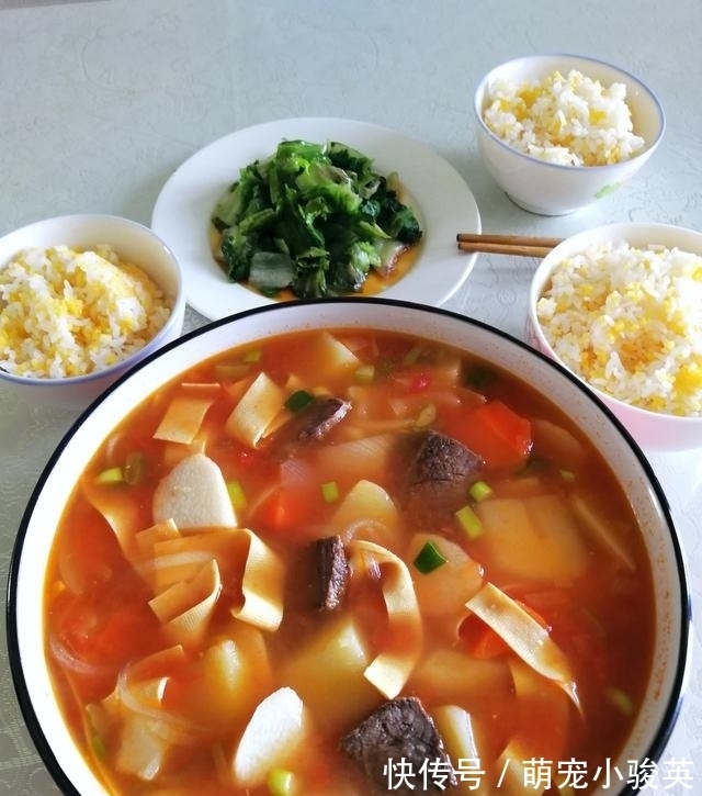 西红柿|一家三口的简单晚餐,悄悄走红朋友圈,网友:平淡真实幸福小日子