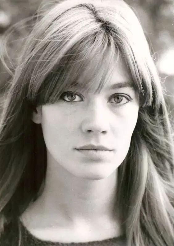 女团宫斗修罗场，参不透她搞发型的心机，尔等终究是洗脚婢