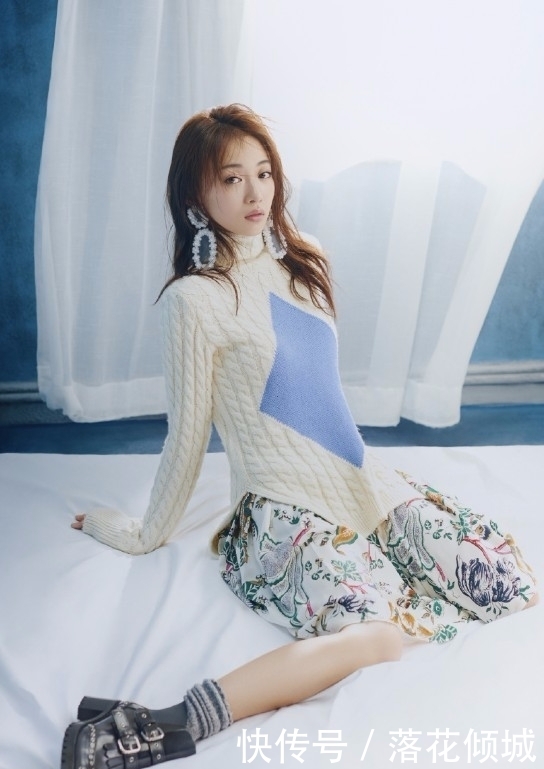 还要|吴谨言的裙子比她还要高,裙摆拖地部分却被拿来当鞋穿?聪明!