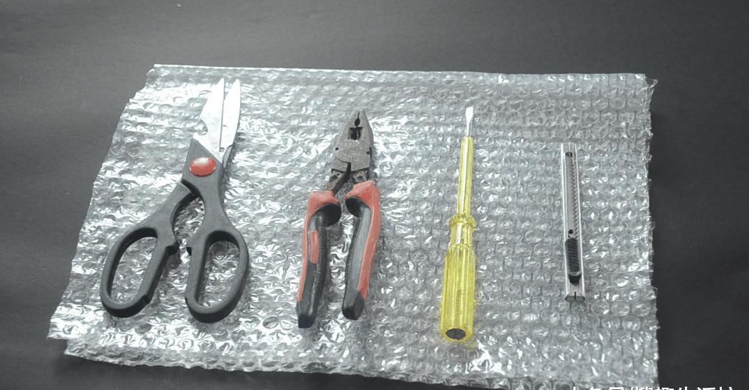 家家户户|快递箱里的气泡垫别扔了, 没想到它作用这么大, 家家户户用的到