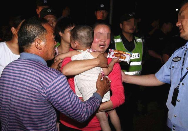 中国式|有一种狠毒叫“中国式逗娃”,家长请别和我的孩子这样开玩笑