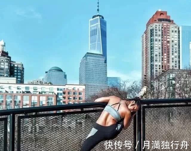 筋缩|每天睡前拉伸5分钟等于熟睡两小时,一觉醒来毛孔皱纹都没了