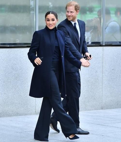 红色系 梅根真有钱啊!三天行程6套衣服60万,外加260万珠宝,土豪风十足