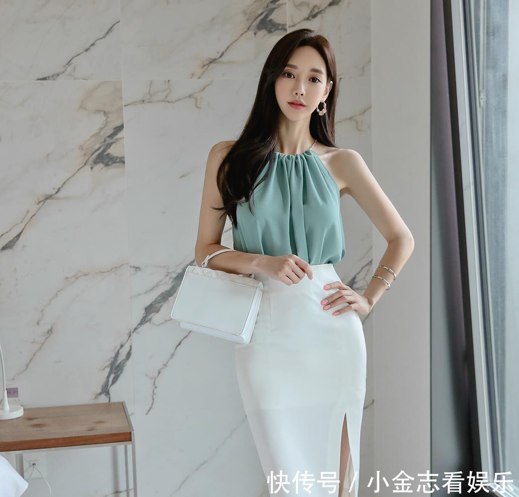 女人味|百褶无袖上衣搭配白色开叉半身裙,既显身材又有女人味,一举两得