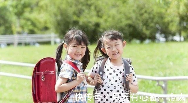 早睡早起|小学生迟到急速奔跑,监控只拍到残影只要够快,监控就拍不到我