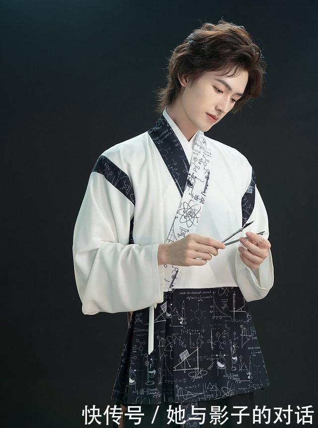 形制$店家真会玩,把“它”融入汉服,网友谁敢穿这个去考试