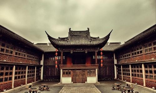 房子|“坐北朝南”为什么好?中国人建房子,为啥都讲究“坐北朝南”?