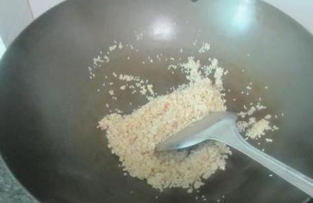 3种垃圾''一文不值'',却对养花有用,可让植物叶片又绿又肥