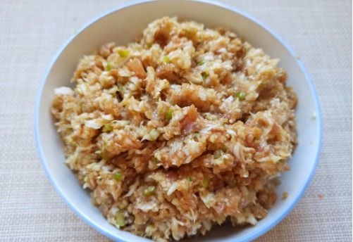 和面|包子怎么做才好吃?教你调馅小技巧,出锅蓬松宣软,个个皮薄馅大