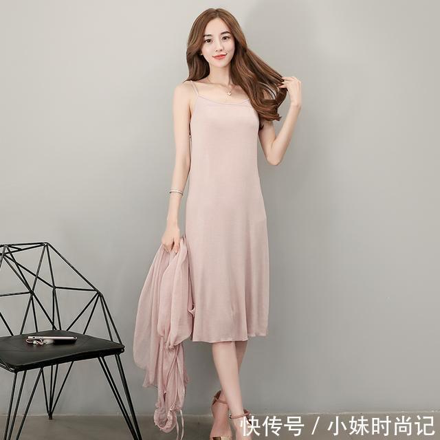 印花|唯美雪纺连衣裙，配上一双高跟凉鞋，今夏，尽显青春潮流范