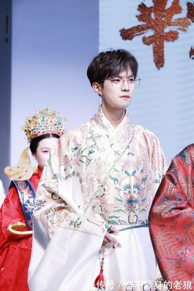 衣长$穿汉服的男生有多好看?瞧瞧“古风圈”的妖扬,你就知道了