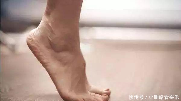 踮脚|大妈坚持晚上“踮脚”,一年时间过去,身体有什么变化,快来看看