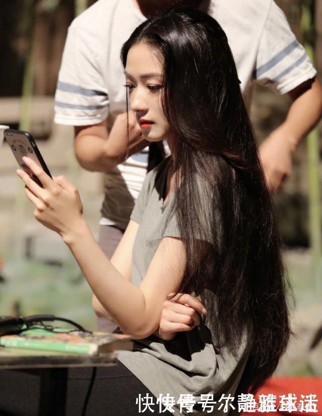 元气满满|“短发潮”out了,她们都悄悄留起了长发,美到犯规