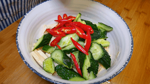 腐竹|泡腐竹时，用热水还是凉水？教你正确的做法，柔韧入味，鲜香开胃