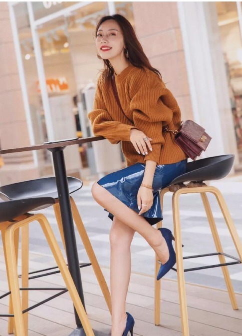 博主|入冬后的高级感从何而来?靠一件“针织衫”就可以搞定,时髦大气