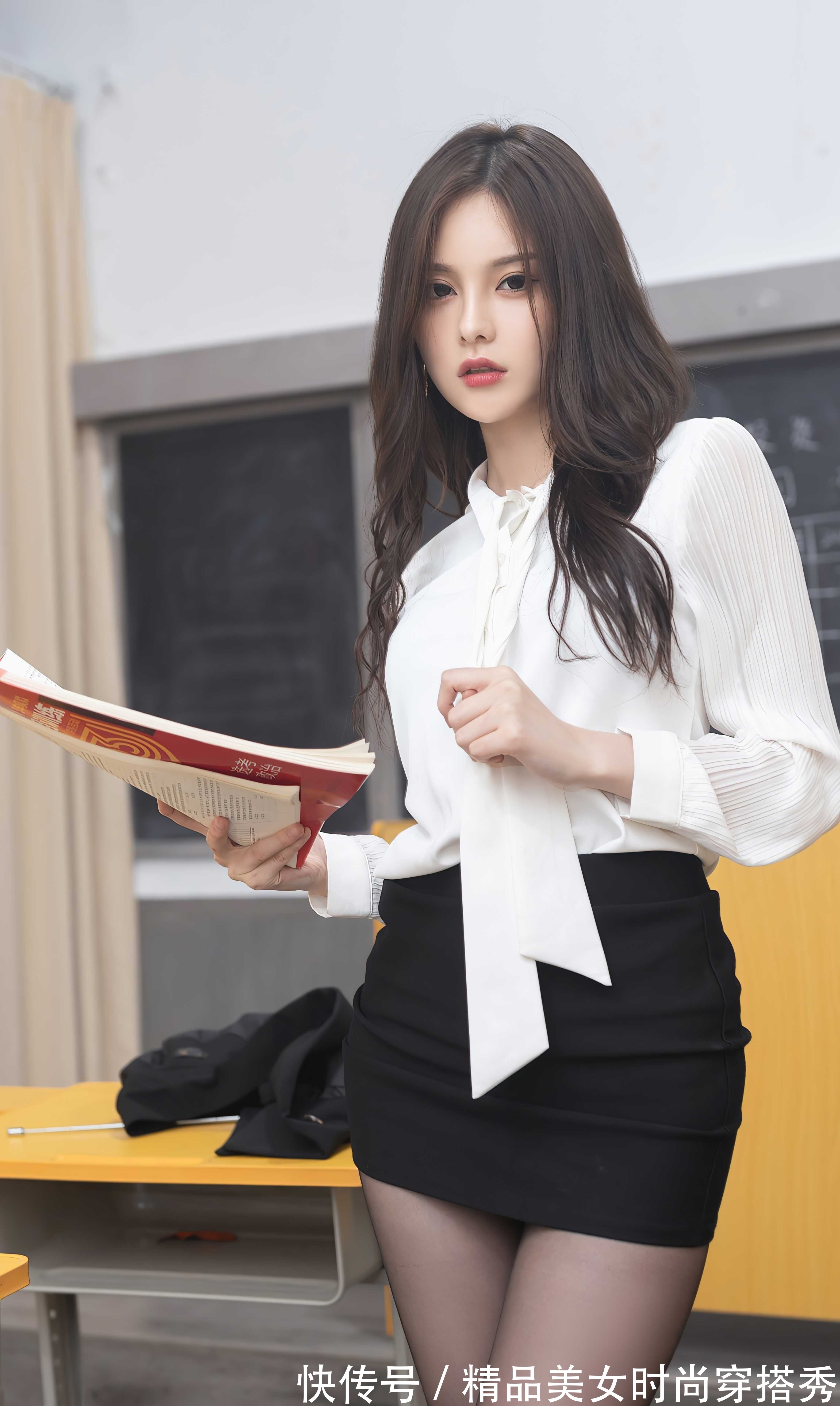 马甲 白色的衬衫外搭黑色的马甲黑白的搭配干练优雅,简约又耐看