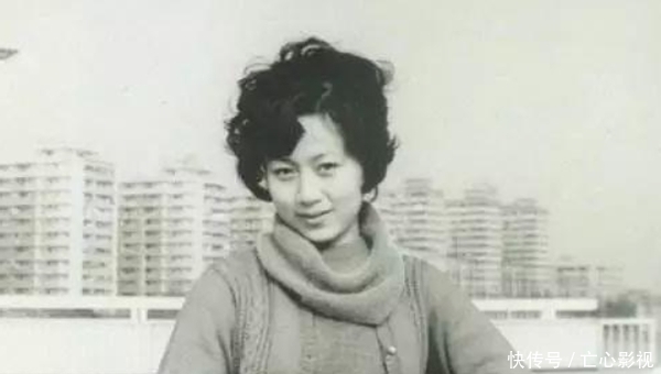 严凤英:因唱戏被迫流浪,未婚生子情路坎坷,38岁自尽未能善终