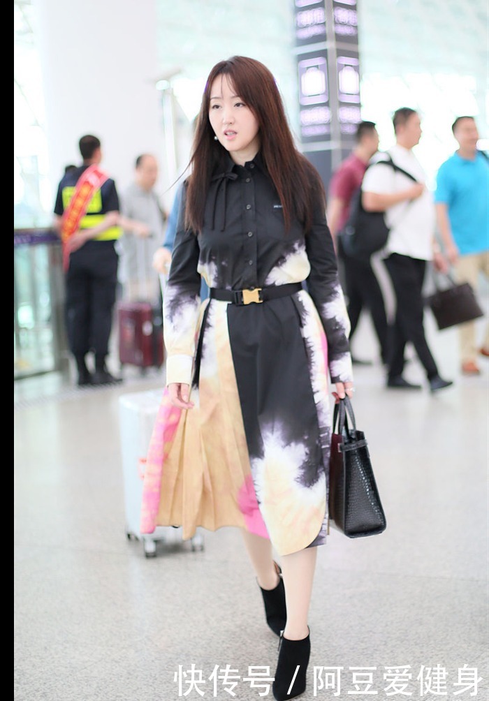 冷热变幻的早秋时节,让这些扎染单品给你带来惊喜,穿出高级感