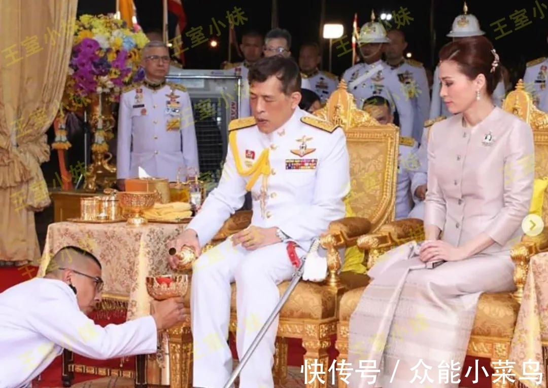 小心机#苏提达适应“三角关系”,把身后诗妮娜当空气,贵妃脸色太阴沉!