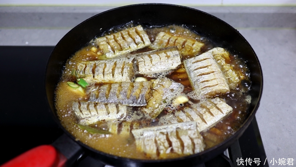 红烧带鱼15分钟出锅，不裹面粉，完整不碎入味，端上桌就光盘