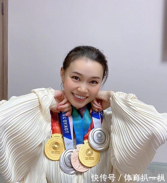 唯金牌论|女排国手说不得?从唯金牌论到唯鼓励论,中国球迷何时能真正成熟
