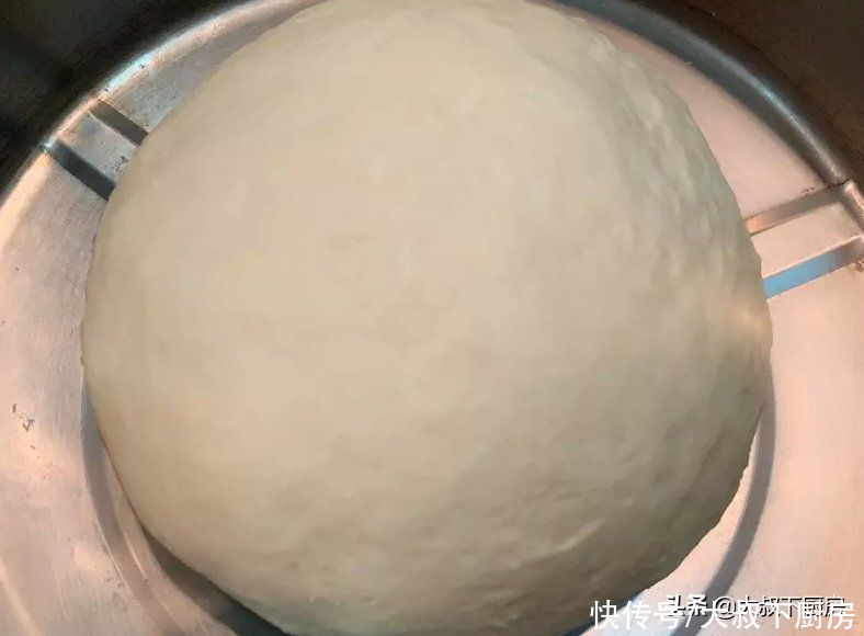 早餐不求人！大叔教你经典原味贝果，简单易学，比甜甜圈好吃