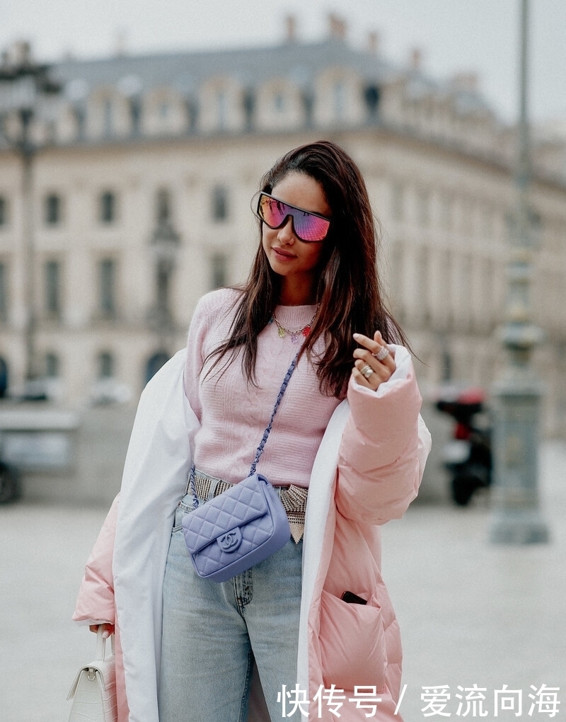 长款|秋冬怎么穿更保暖?试试“长款羽绒服+裤子”,保暖时髦又显高