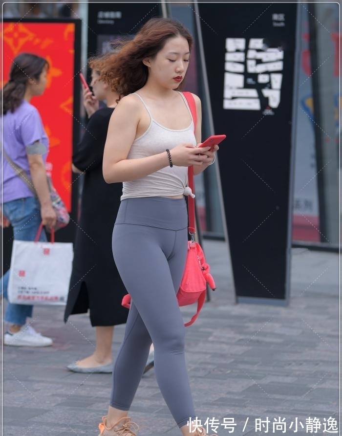 穿搭 无论去到哪儿,都能见到这种蜜桃裤子穿搭